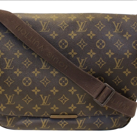 LOUIS VUITTON
Monogram Canvas Brown Beaubourg MM Messenger Bag - Picture 10 of 11